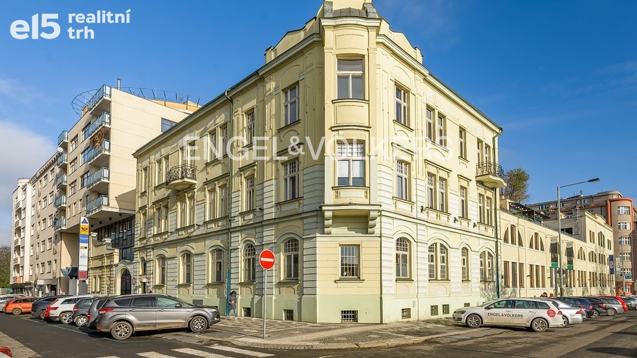 Pronájem kanceláře 325 m², Praha - Vinohrady