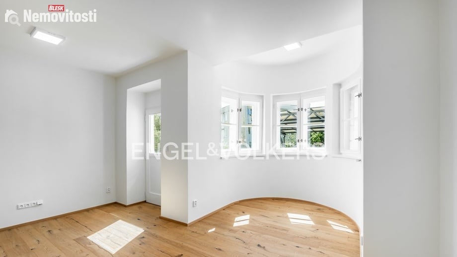 Prodej bytu 2+kk 50 m², Praha - Dejvice