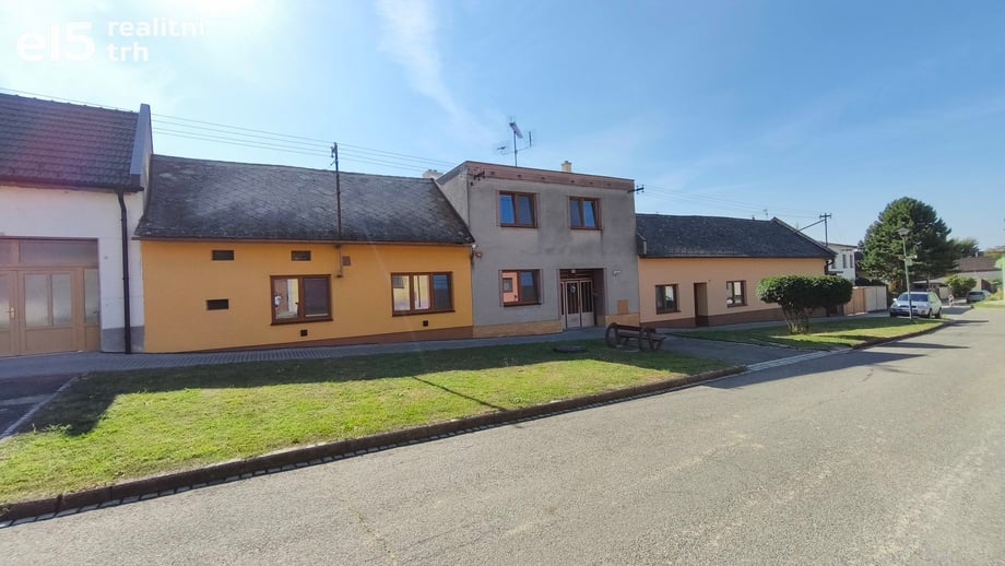 Prodej rodinného domu 301 m², Roštění