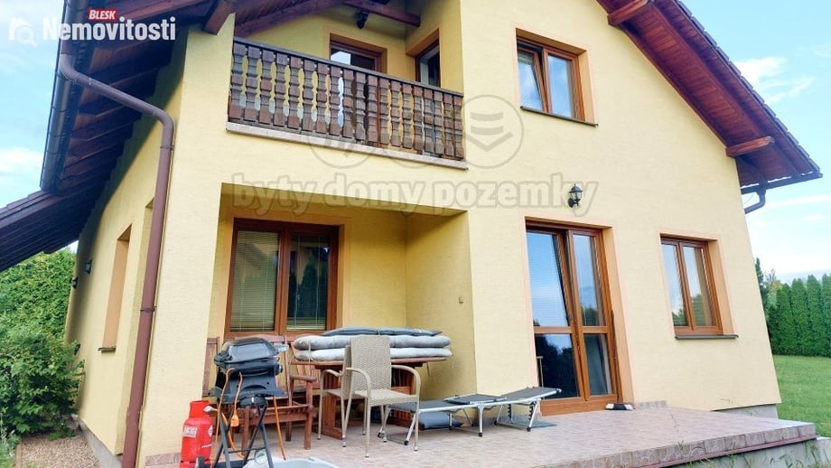 Pronájem rodinného domu 260 m², Mělník