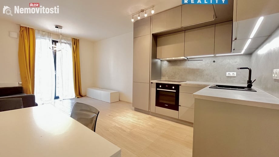 Pronájem bytu 2+kk 47 m², Praha 3