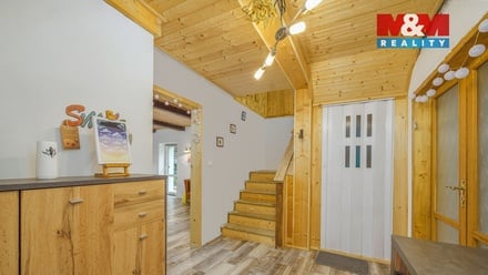 Prodej rodinného domu 200 m², Kladruby nad Labem