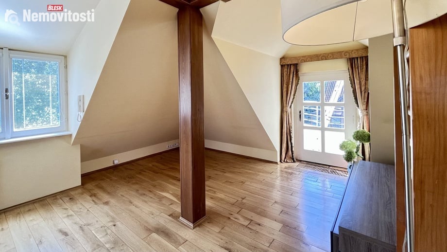 Pronájem bytu 2+kk 97 m², Praha-Zbraslav