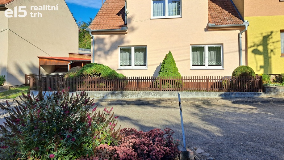 Prodej rodinného domu 268 m², Závist