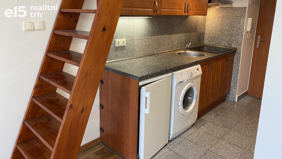 Pronájem bytu 1+kk 20 m², Praha - Vysočany