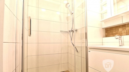 Pronájem bytu 2+1 55 m², Praha - Malešice