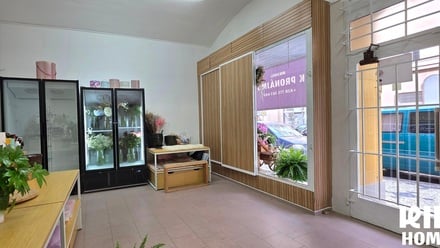 Pronájem obchodního prostoru 56 m², Praha 3