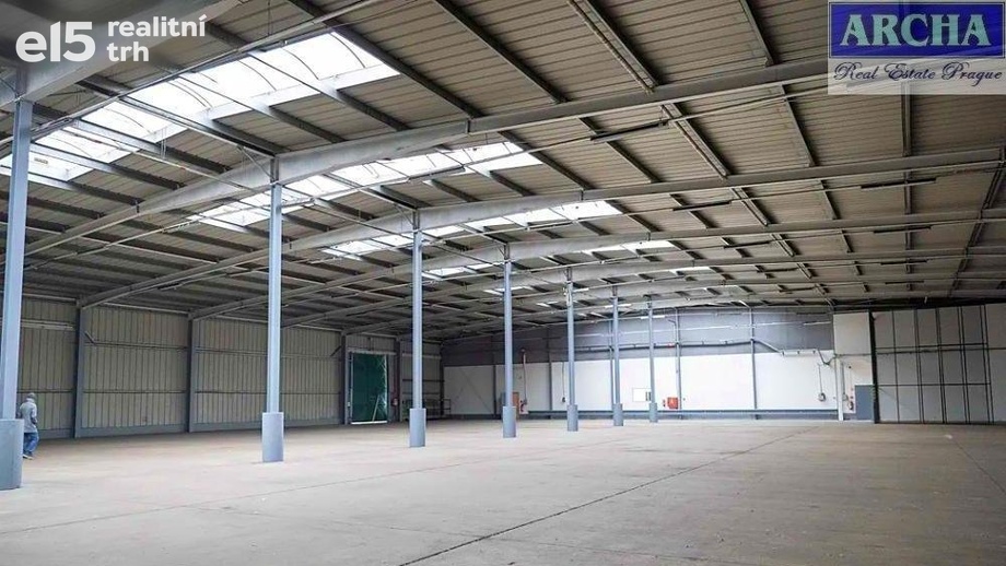Pronájem skladu 4 500 m², Svojkovice