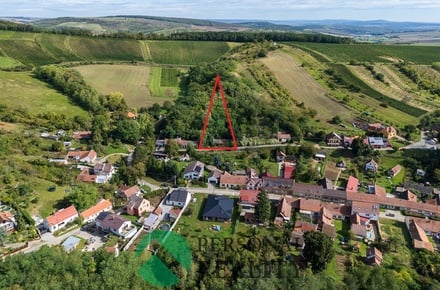 Prodej stavebního pozemku 1 895 m², Horní Bojanovice