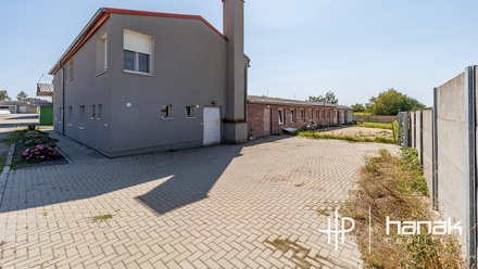 Prodej výrobního prostoru 900 m², Dolany