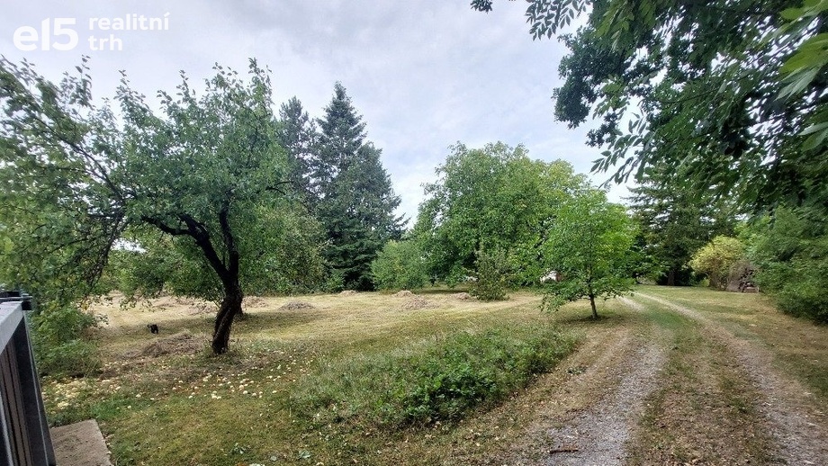 Prodej stavebního pozemku 2 031 m², Kněžmost - Úhelnice