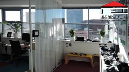 Pronájem kanceláře 303 m², Praha - Nusle