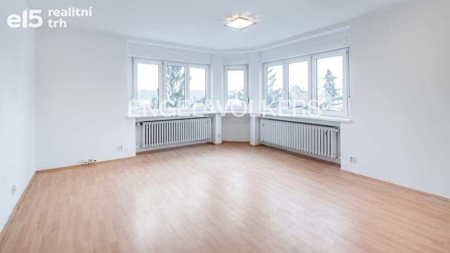 Pronájem kanceláře 147 m², Praha - Smíchov