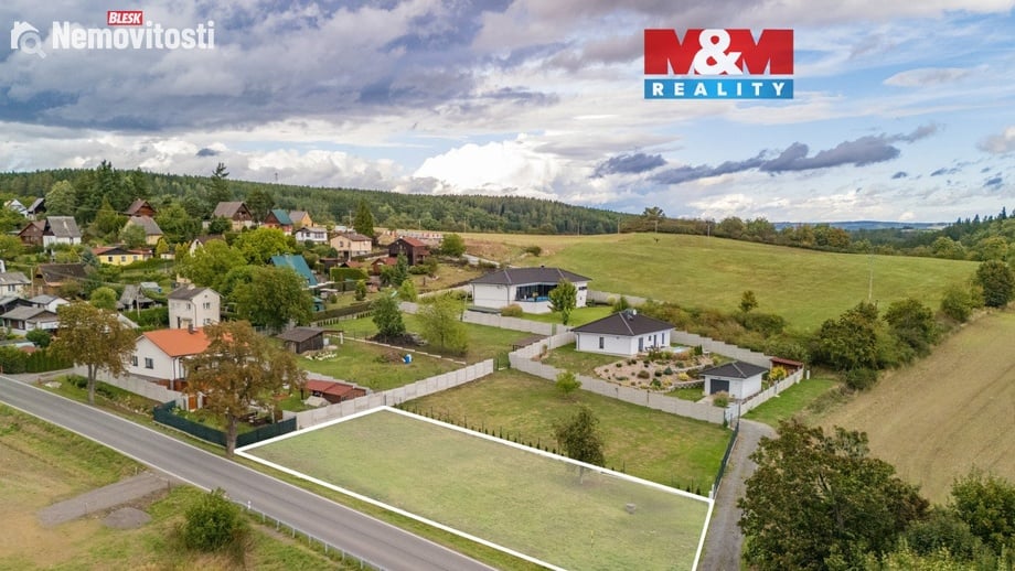 Prodej stavebního pozemku 1 009 m², Dražeň