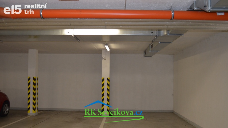 Pronájem garážového stání 15 m², Brno - Žebětín