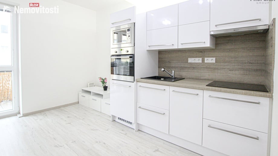 Pronájem bytu 1+kk 35 m², Brno - Žebětín