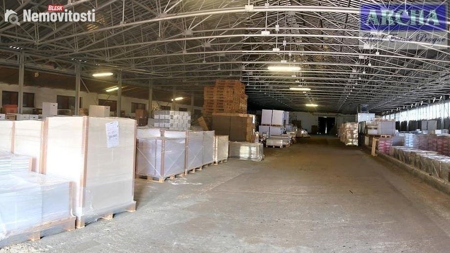 Pronájem skladu 500 m², Vrchotovy Janovice
