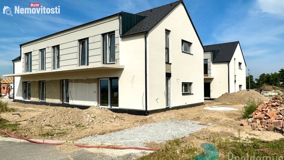 Prodej bytu 4+kk 99 m², Vráto