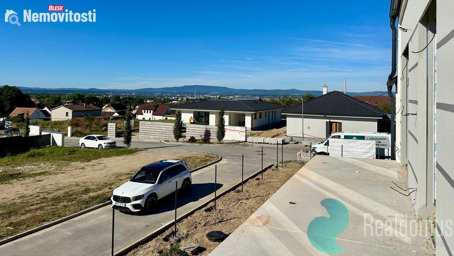 Prodej bytu 4+kk 98 m², Vráto