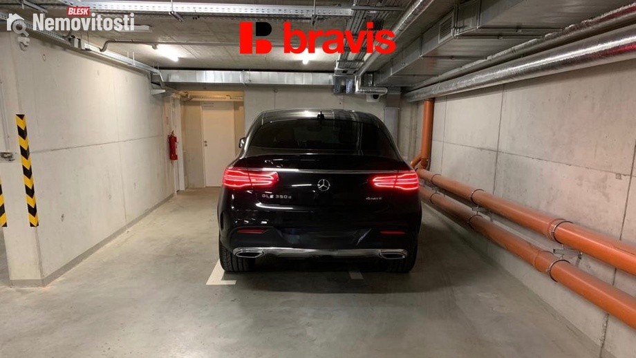 Pronájem garážového stání 12 m², Brno - Trnitá