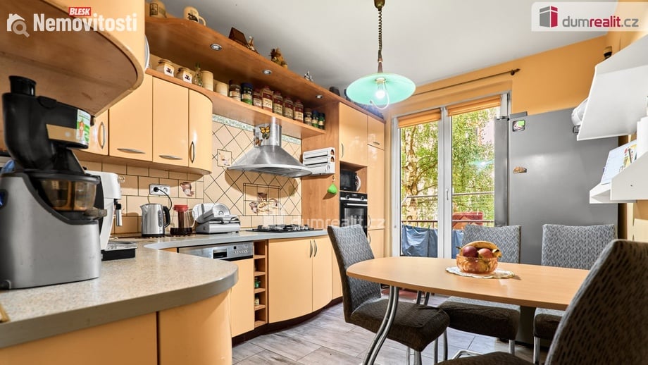 Prodej bytu 3+1 73 m², Ostrov