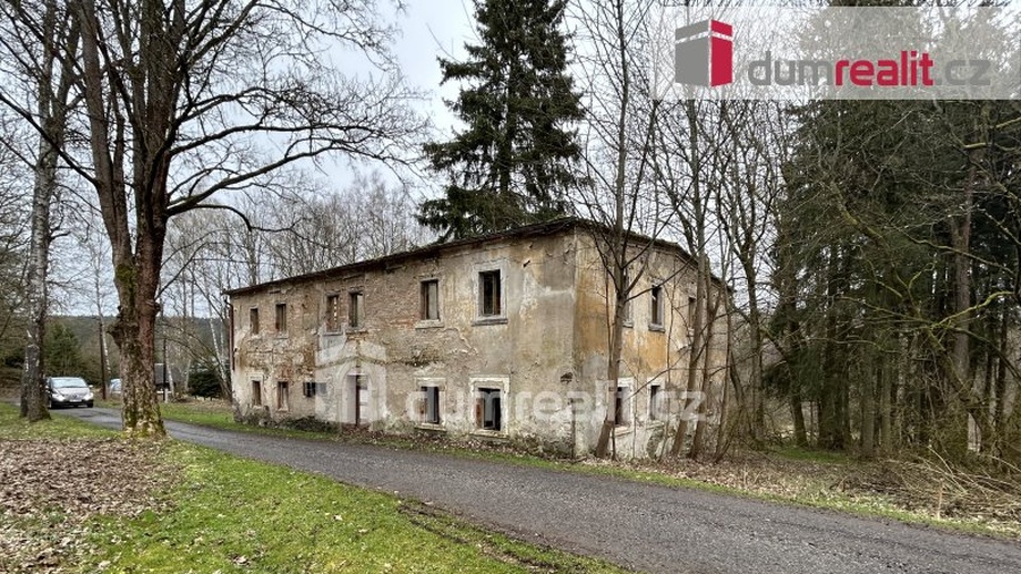 Prodej pozemky pro komerční výstavbu, 1 065 m² - Luby - Horní Luby