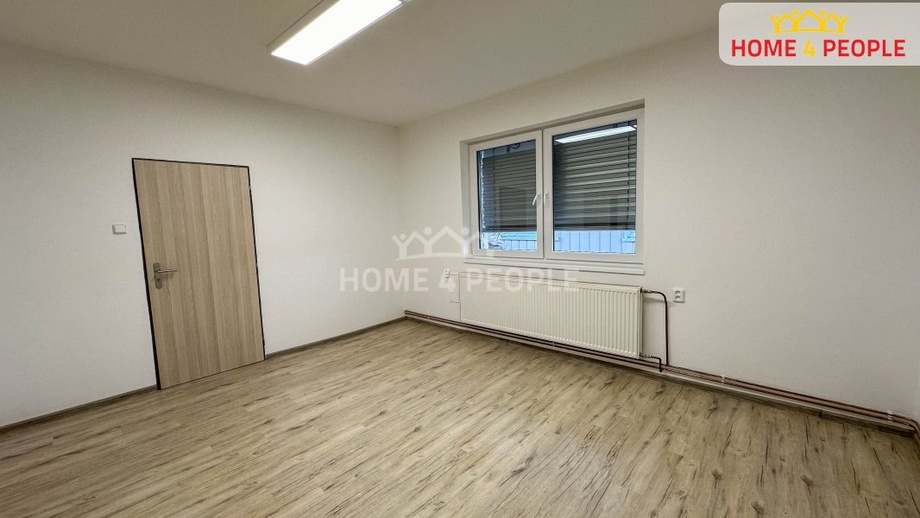 Pronájem kanceláře 18 m², České Budějovice 4