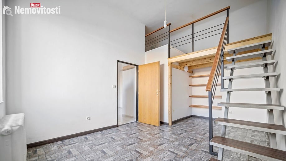 Pronájem bytu 1+1 40 m², Pardubice V