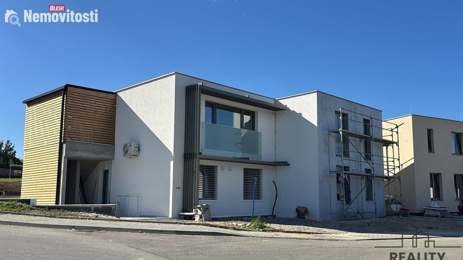 Pronájem bytu 3+kk 57 m², Bořetice