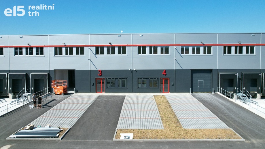 Pronájem skladu 2 880 m², Mikulov