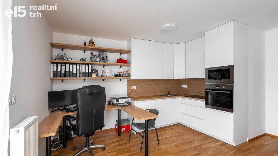 Pronájem bytu 1+kk 38 m², Praha - Modřany