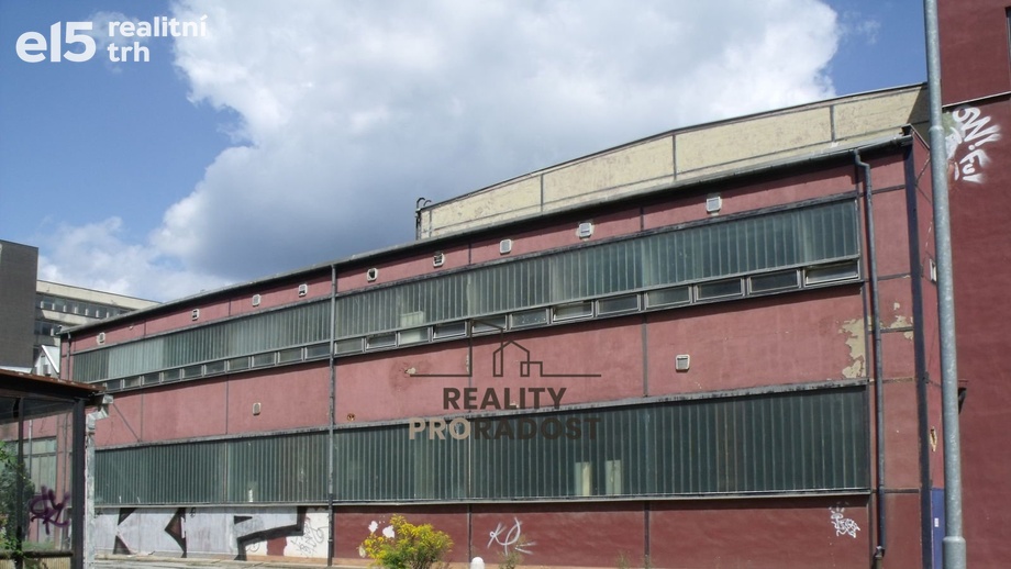 Pronájem skladu 2 000 m², Adamov