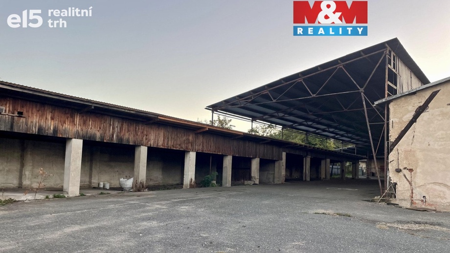 Pronájem skladu 305 m², Golčův Jeníkov