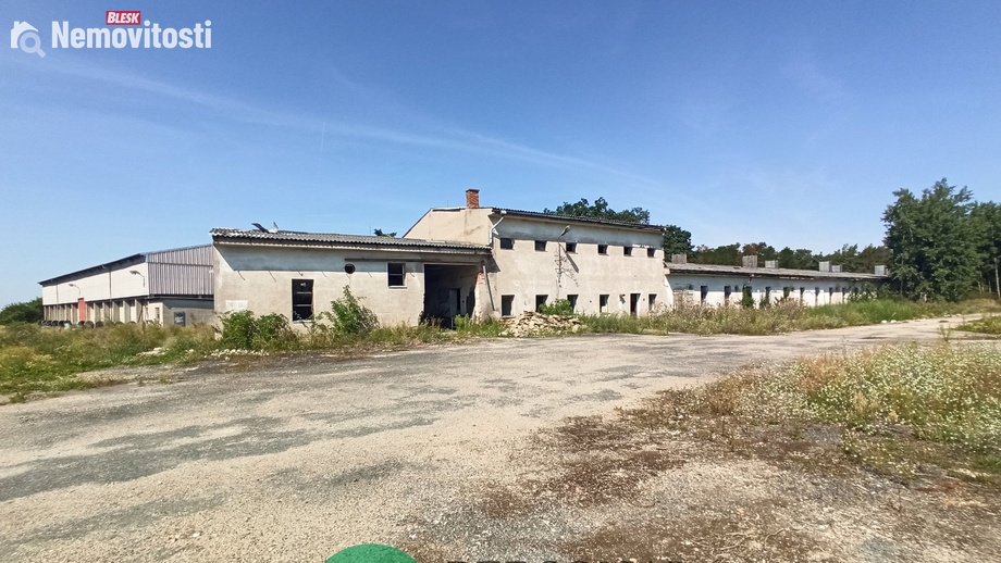 Pronájem skladu 15 000 m², Krakovany - Božec