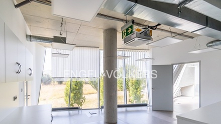 Pronájem ordinace 360 m², Zlatníky-Hodkovice