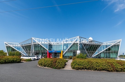 Pronájem ordinace 360 m², Zlatníky-Hodkovice