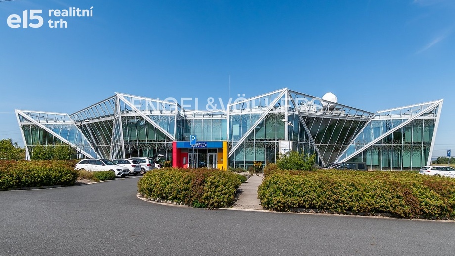 Pronájem ordinace 360 m², Zlatníky-Hodkovice