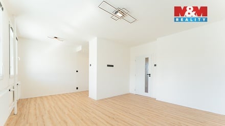 Prodej bytu 3+1 74 m², Praha 8
