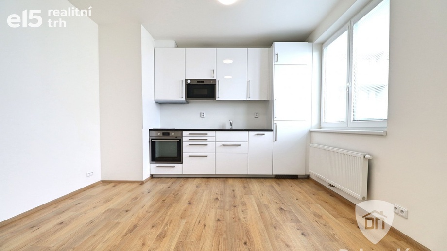 Pronájem bytu 1+kk 27 m², Praha - Černý Most