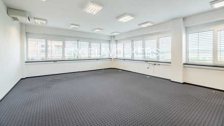 Pronájem kanceláře 157 m², Jesenice