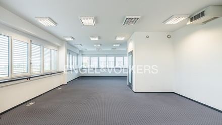 Pronájem kanceláře 85 m², Jesenice