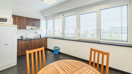 Pronájem kanceláře 85 m², Jesenice
