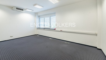 Pronájem kanceláře 26 m², Jesenice