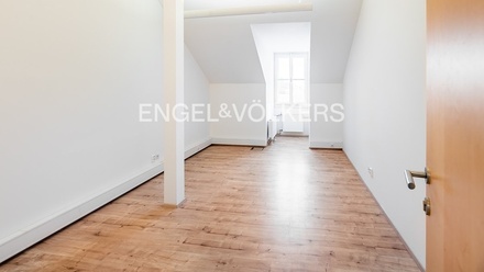 Pronájem kanceláře 202 m², Praha - Smíchov