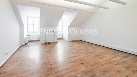 Pronájem kanceláře 85 m², Praha - Smíchov