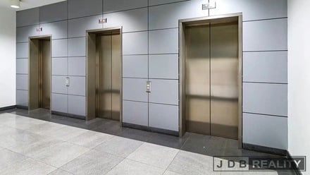 Pronájem kanceláře 60 m², Praha - Holešovice