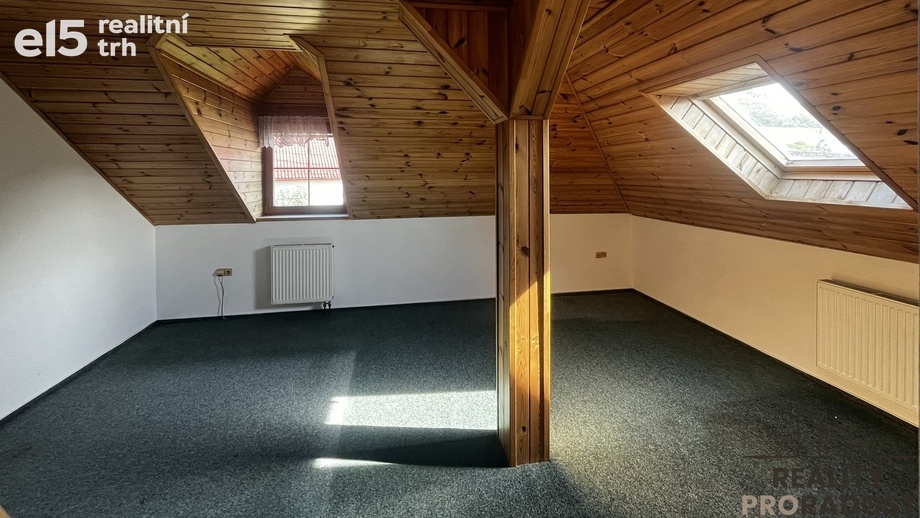 Prodej komerční nemovitosti 160 m², Podhradní Lhota