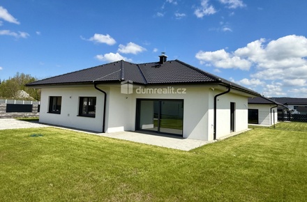 Pronájem rodinného domu 150 m², Velká Hleďsebe