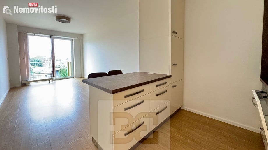 Pronájem bytu 2+kk 56 m², Otrokovice - Kvítkovice
