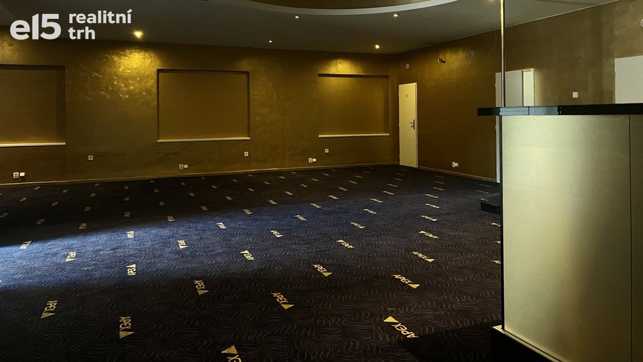 Pronájem obchodního prostoru 160 m², Hora Svatého Šebestiána